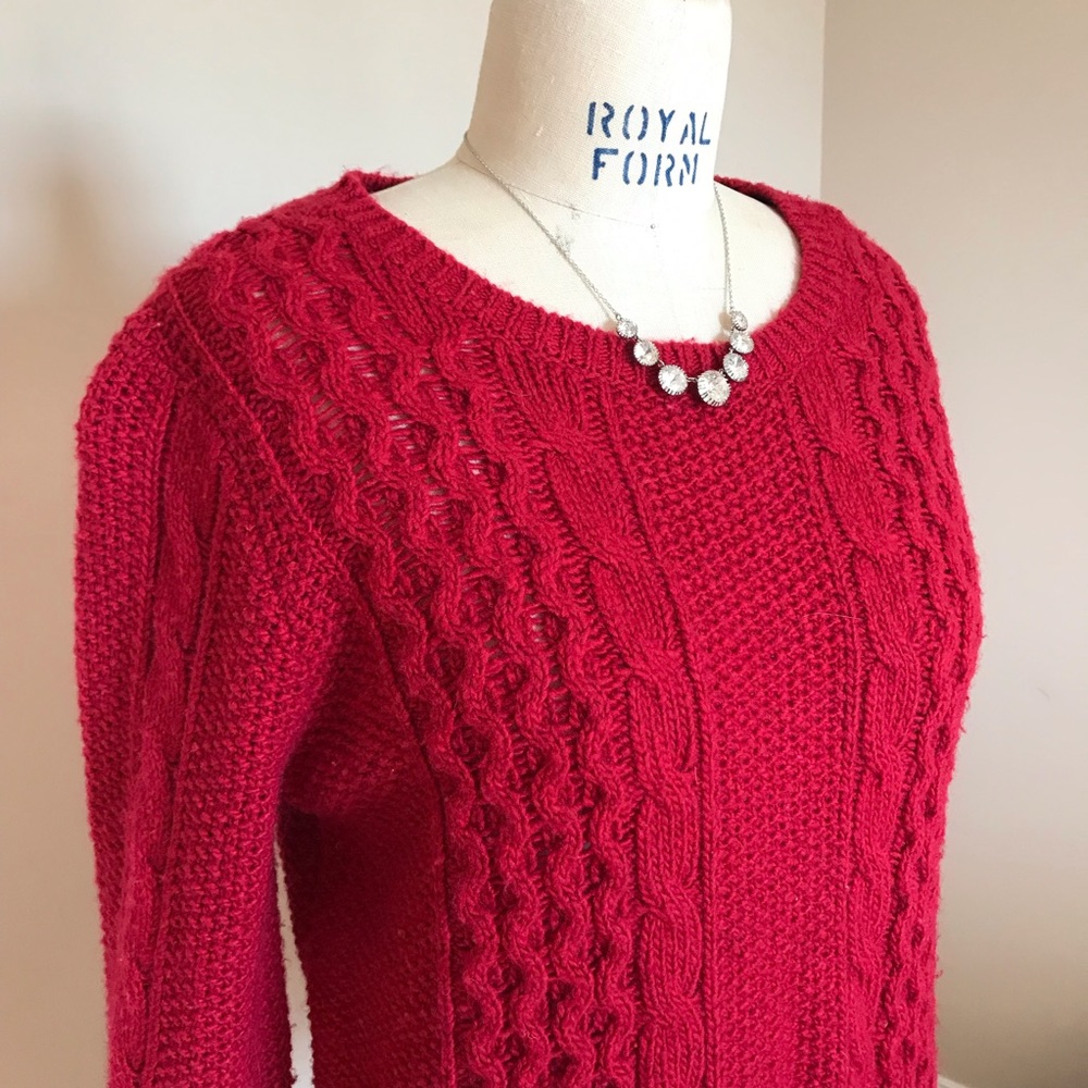 banana republic red, knit sweater. size medium.